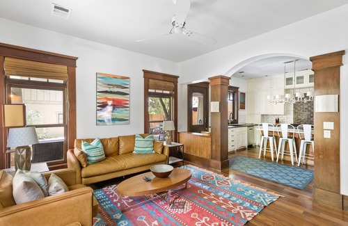 Swede Hill House | Austin Luxury Escape – 8 Bedrooms, Pool, Hot Tub, BBQ, & Steps from UT & Moody