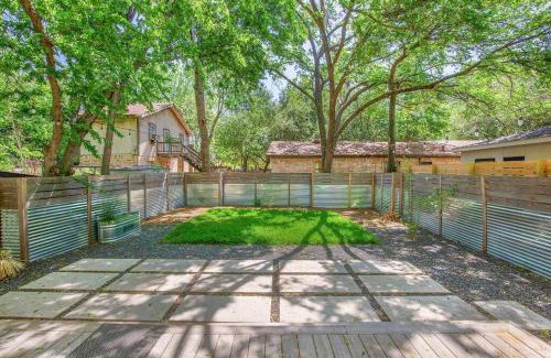 Holly House | Authentic ATX Dtwn Beauty - Pool, Fenced Yard, Walk 2 Best Eateries