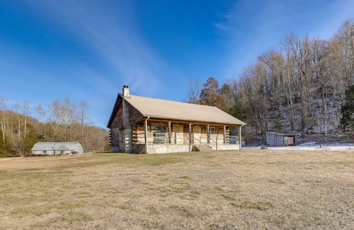 Pineville Cabin | Authentic Log Cabin in Pineville ~ 2 Mi to River!