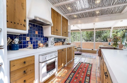 Chupadero House | Authentic Luxury Villa with Mountains & Mesa Views (Ideal for long term bookings