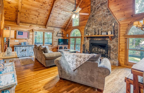 My Mountain Cabin | Authentic Rustic Log Cabin - Fireplace, Fire pit, 2 Acres, Peaceful Outdoors