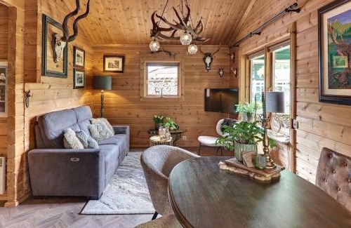 Hulshorst Cabin | Authentieke Finse Bungalow met Sfeervolle Houtkachel en Groot Jachthuis!