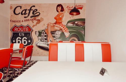 Falkensee Apartment | Autohof by Andrew - Apartments