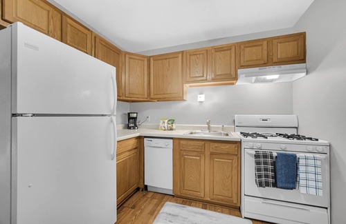 Crown Point Apartment | AVAIL 11/6 - 1 bed/1 bath downtown Crown Point