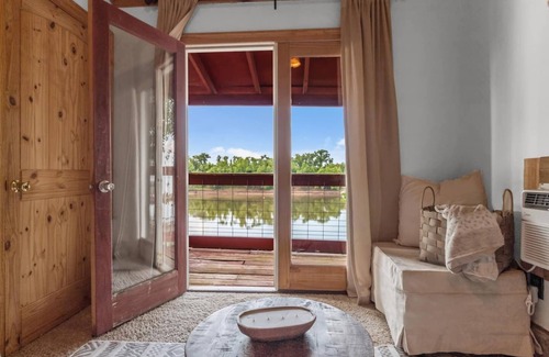 Shreveport Cabin | Avail this weekend! Scenic River Views!