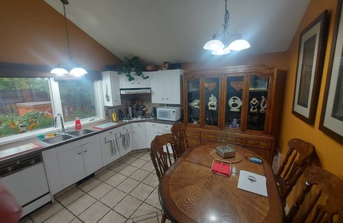 Canyon Meadows House | Available for STAMPEDE! Custom Solar House,Park,Hot Tub, Pool table, Fire Pit,