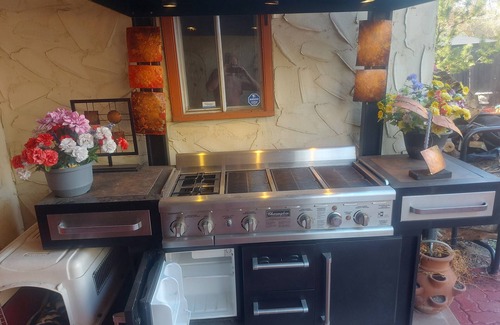 Canyon Meadows House | Available for STAMPEDE! Custom Solar House,Park,Hot Tub, Pool table, Fire Pit,