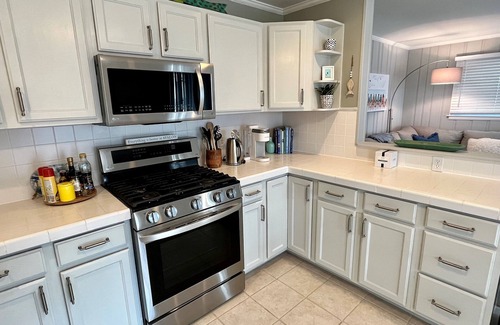 Avalon House | Avalon 3BR Bayside Retreat: Sleeps 7, Large Porch, Outdoor Shower & Grill