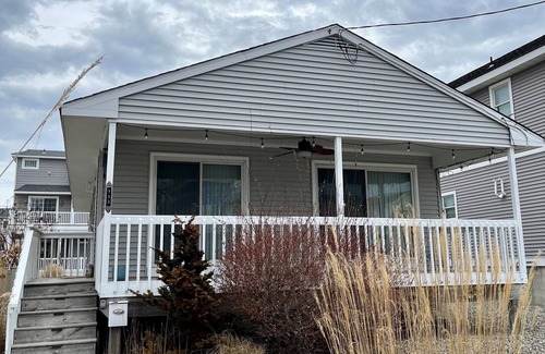 Avalon House | Avalon 3BR Bayside Retreat: Sleeps 7, Large Porch, Outdoor Shower & Grill