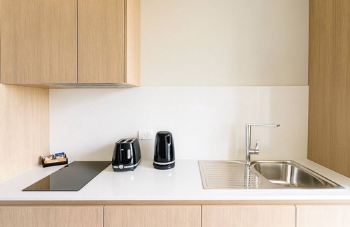 Wilsonton Hotel | Avenue West Studio Units