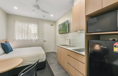 Wilsonton Hotel | Avenue West Studio Units