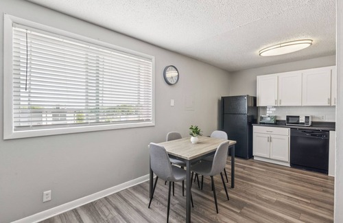 Glengarry Apartment | Avery Apartments D9 I Comfy 2 Bed 1 Bath