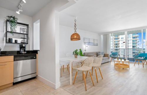 East Fort Lauderdale Apartment | Avi Lux Stay