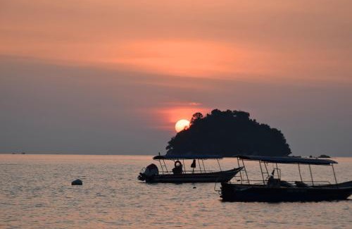 Pangkor Island Hotel | AVI Pangkor Beach Resort