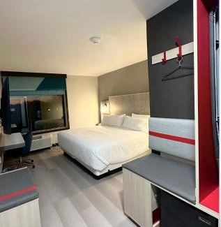 Fort Wayne Hotel | AVID Hotels - Fort Wayne North by IHG