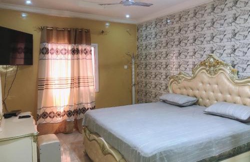 Serrekunda House | AwaMuuLamin MANNEH GUEST HOUSE