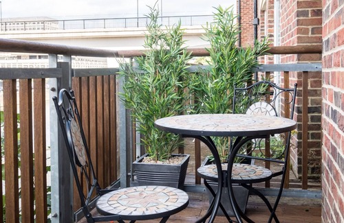 Durham Apartment | Award winning apartment, central and riverside with terrace and free car parking