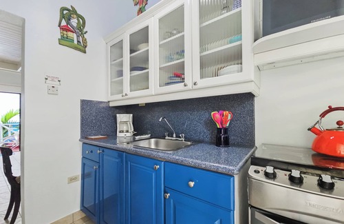 Tower Isle Apartment | AWARD WINNING OCEAN FRONT 1 BED CONDO Wi-Fi