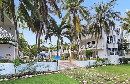 Tower Isle Apartment | AWARD WINNING OCEAN FRONT 1 BED CONDO Wi-Fi