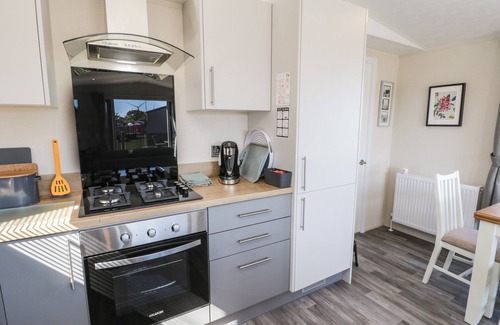 Bridlington Cottage | AWAY DAZE, pet friendly, with a garden in Bridlington