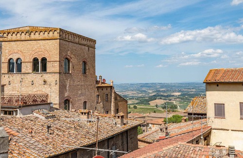 San Gimignano City Centre Apartment | Awesome Apartment in San Gimignano With 2 Bedrooms and Wifi