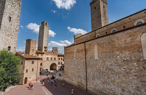 San Gimignano City Centre Apartment | Awesome Apartment in San Gimignano With 2 Bedrooms and Wifi
