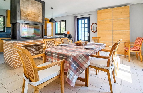 Gonneville-sur-Honfleur House | Awesome home in Gonneville-S.-Honfleur