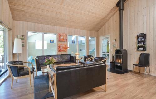 Vibæk Strand House | Awesome Home In Ebeltoft With Wifi
