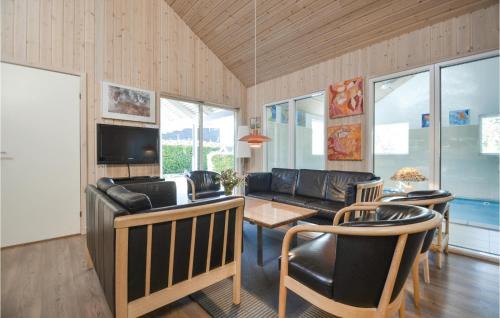 Vibæk Strand House | Awesome Home In Ebeltoft With Wifi