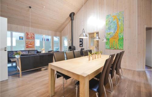 Vibæk Strand House | Awesome Home In Ebeltoft With Wifi