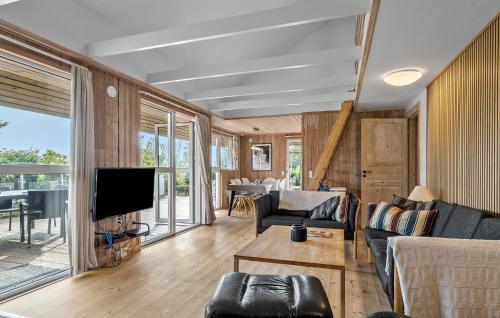 Hejlsminde Strand House | Awesome Home In Hejls With Sauna