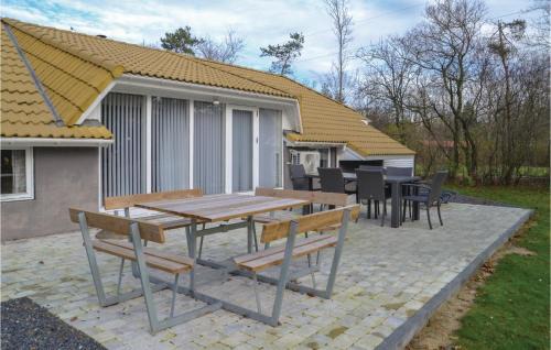 Jegum House | Awesome Home In Oksbøl With Kitchen
