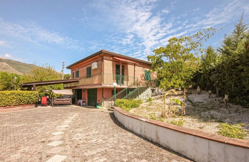 Buccino House | Awesome home in Ponte San Cono, Buccin