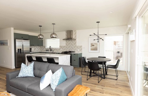 Peninsula House | Awesome Oceanfront Retreat with Expansive Ocean Views w/Parking Long Beach Peninsula/Belmont