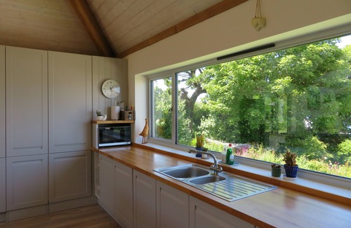 Mortehoe House | Awesome slidehouse close to coastpath,pubs,beaches sleeps 12-14 late discount