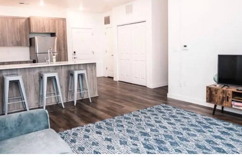 Logan Apartment | Awesome, Stylish Unit in Logan! All to Yourself!