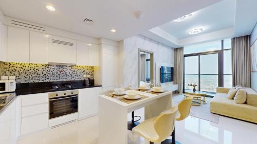 Sheikh Zayed Road Apartment | Aykon City - Upgraded Two Bedroom with City Views