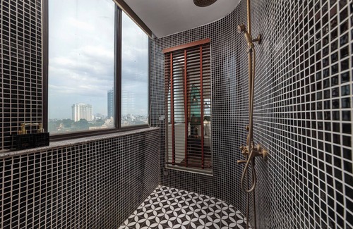 Truc Bach Hotel | Azen Lakeside Hotel & Travel