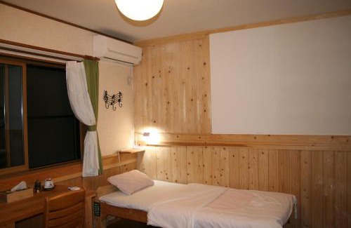Matsukawa House | Azumino Backpackers 山の風