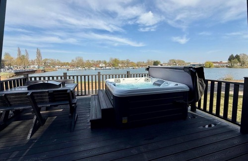 Great Billing Cabin | Azure Horizons– Retreat Hot Tub Glamping PF GV9