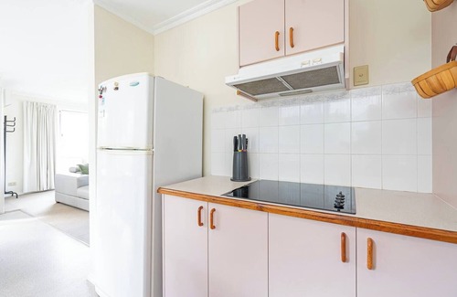 Sandy Bay House | Azure Vista Sunny Escape overlooking River Derwent