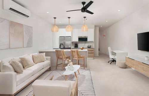 Halcyon Heights House | Azzurro 03 Summary: N