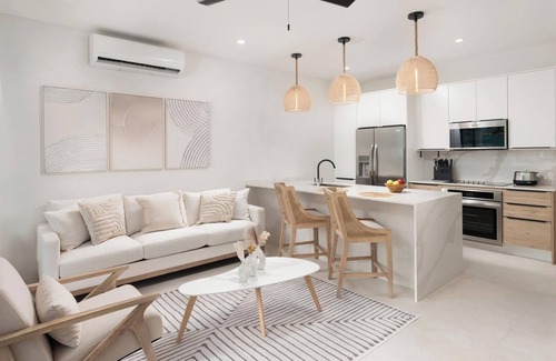 Halcyon Heights House | Azzurro 03 Summary: N