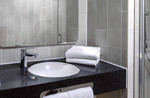Stuttgart Hotel | B&B Hotel Stuttgart-Neckarhafen