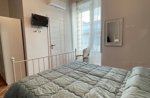 Casapulla Bed & Breakfast | B&B LA CASA DEI SOGNI IDEAL FOR VISITING THE ROYAL PALACE OF CASERTA EXIT AUTOSTRAD