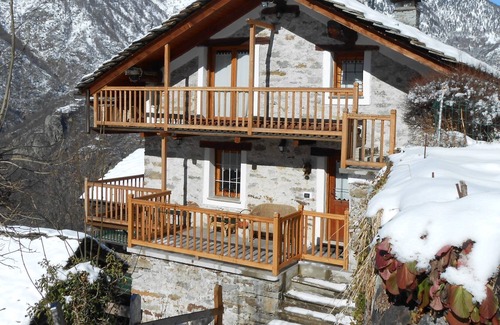 Fontainemore Bed & Breakfast | B&B Mont Mars, charming property at the foot of the Mont Mars Nature Reserve