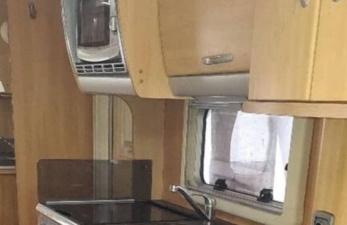 Buxton House | b Caravan b 4 Berth