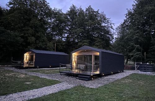 Aninisu din Deal Cabin | B Frames