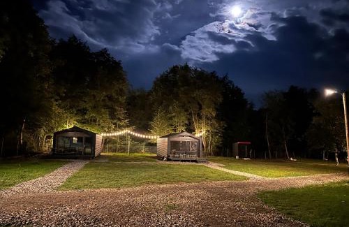 Aninisu din Deal Cabin | B Frames