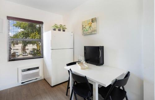 Edgewater Apartment | B07 5 min from beach studio